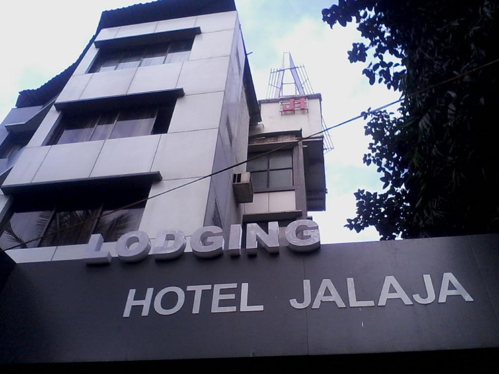 Hotel Jalaja Heritage Thána Kültér fotó